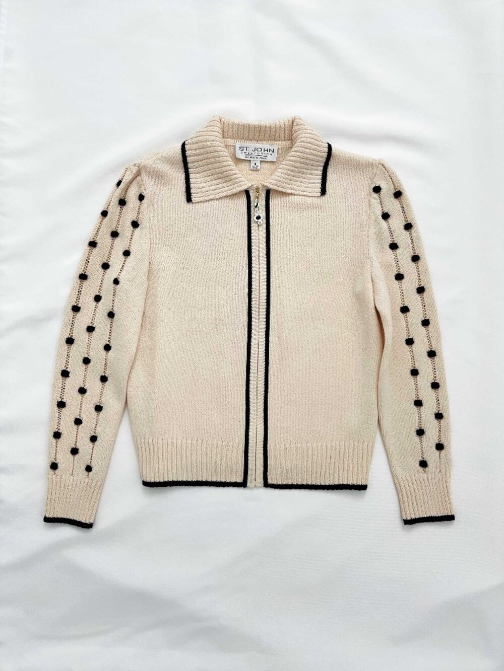 St. John Vintage Cream Cardigan with Black Popcorn Trim Women's Size 2 NWOT